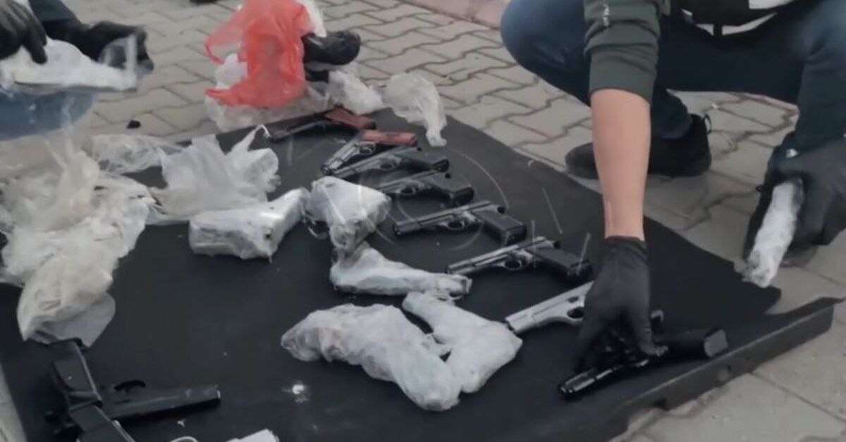 Otomobilden cephanelik çıktı!