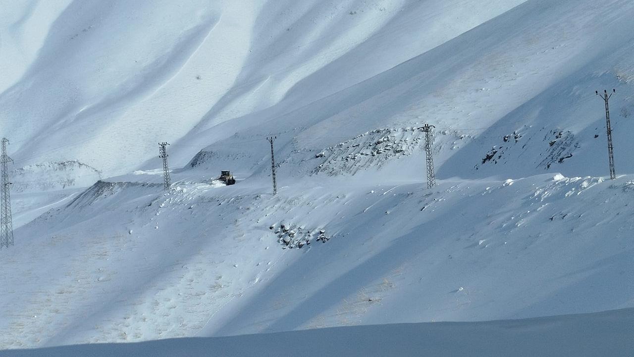18 ilde yoğun kar: 2 bin 173 yol kapandı