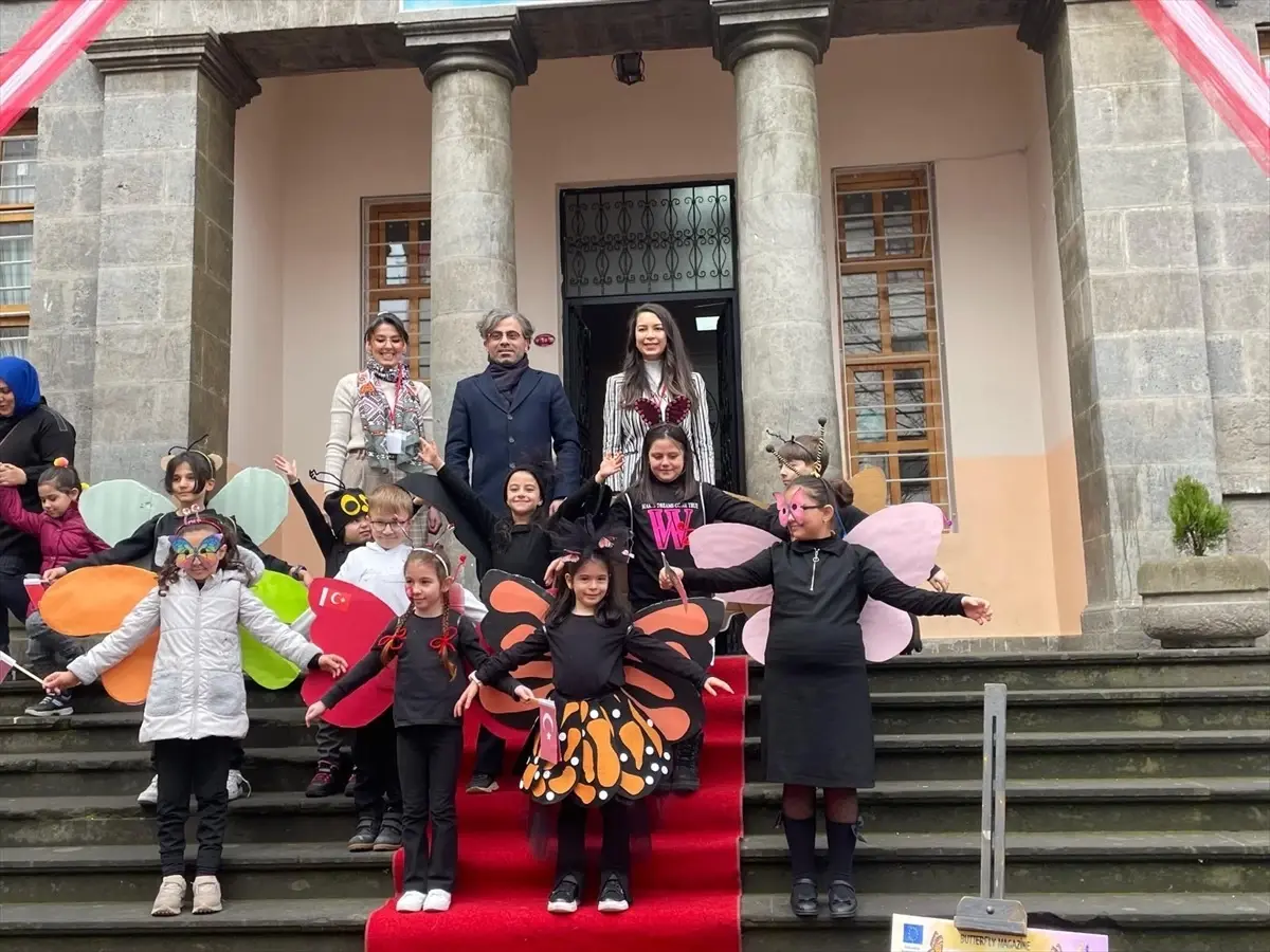 Trabzon’da ilkokul öğrencileri kelebeklerin yaşamını defileyle anlattı